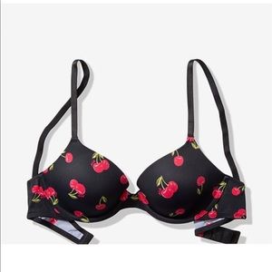 NWOT Victoria’s Secret T-Shirt Bra 32DD